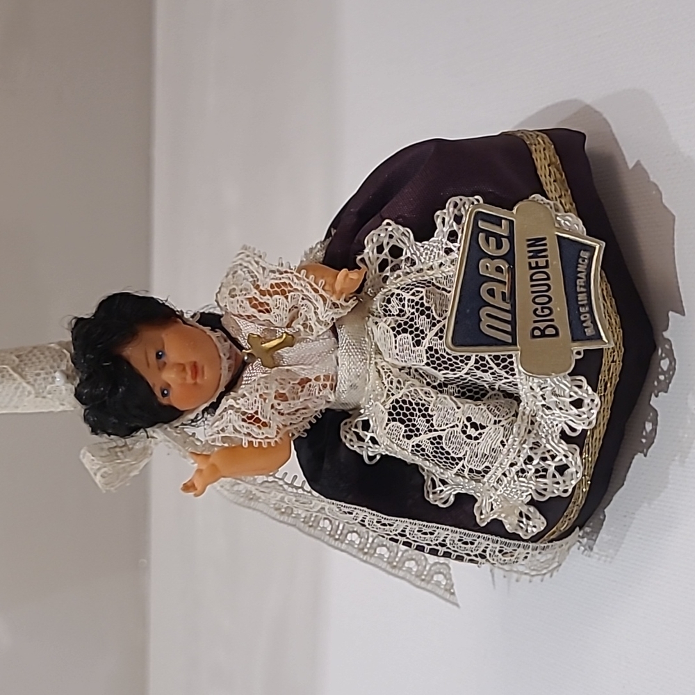 Vintage collectible doll 5.5" made France  handmade costume "mabel" Bigoudenn